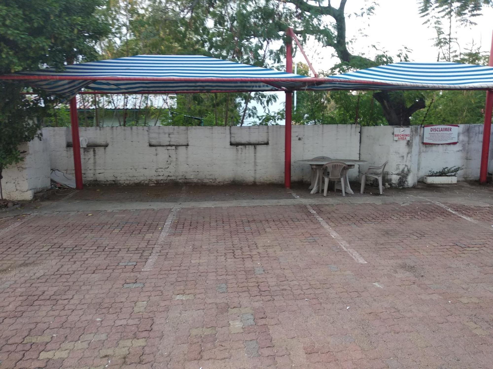 Brackendene Lodge Gaborone Exteriör bild