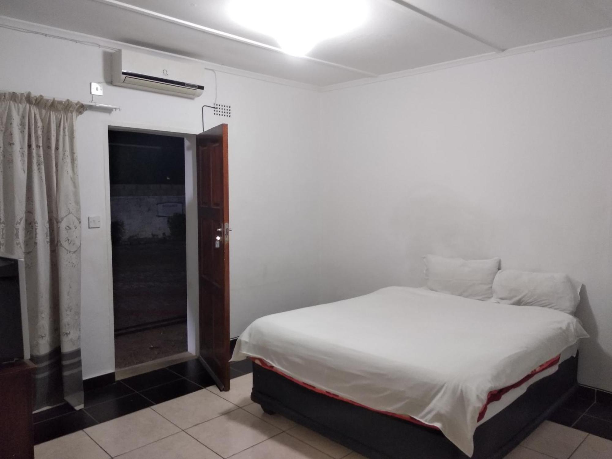 Brackendene Lodge Gaborone Exteriör bild