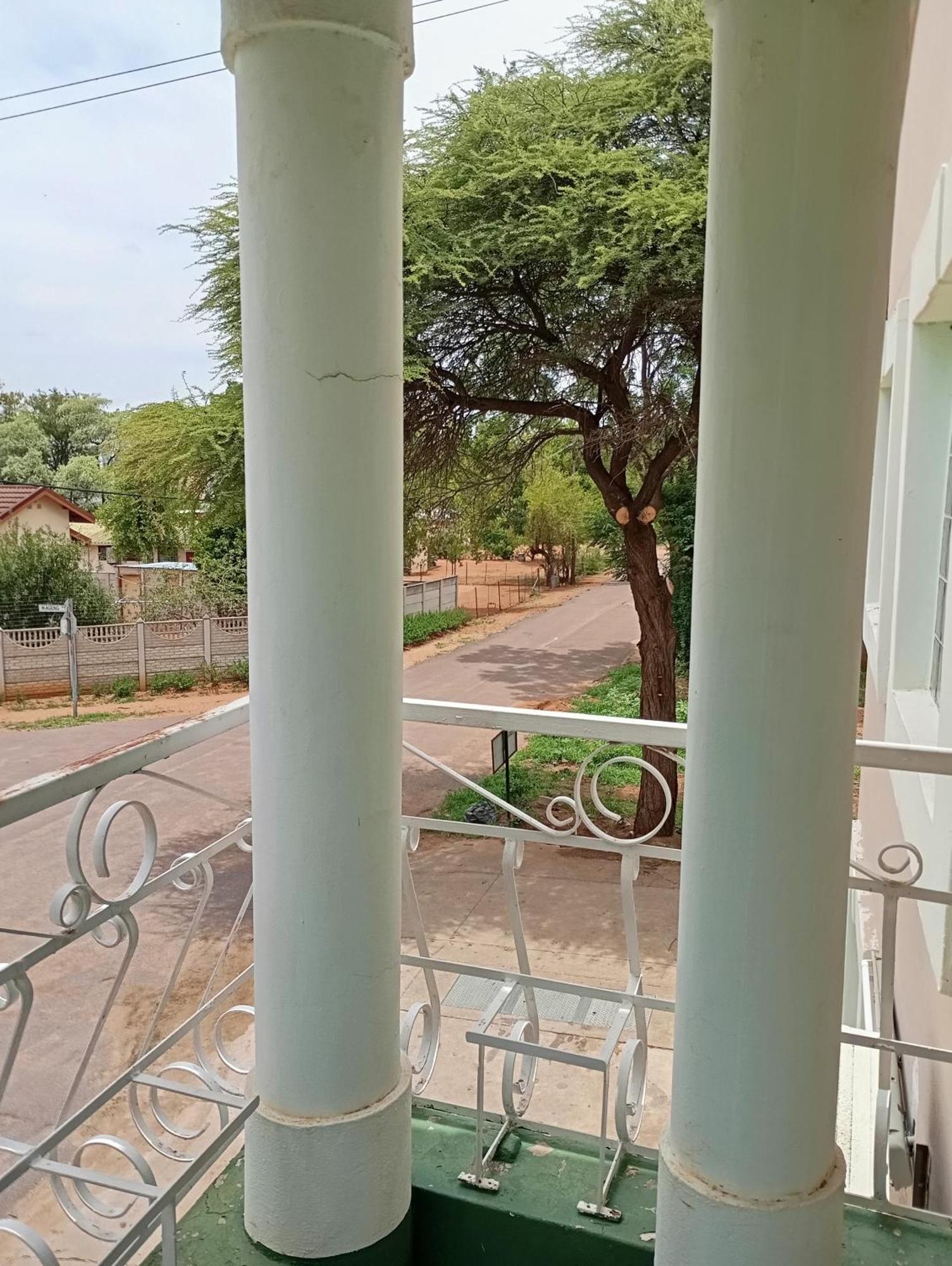 Brackendene Lodge Gaborone Exteriör bild